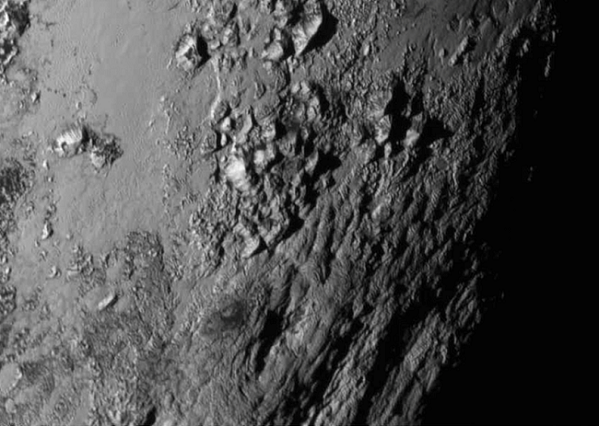 Detalhe da superfície de Plutão